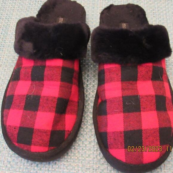 Size 7 Buffalo Check Slip-On Slides - Picture 1 of 3